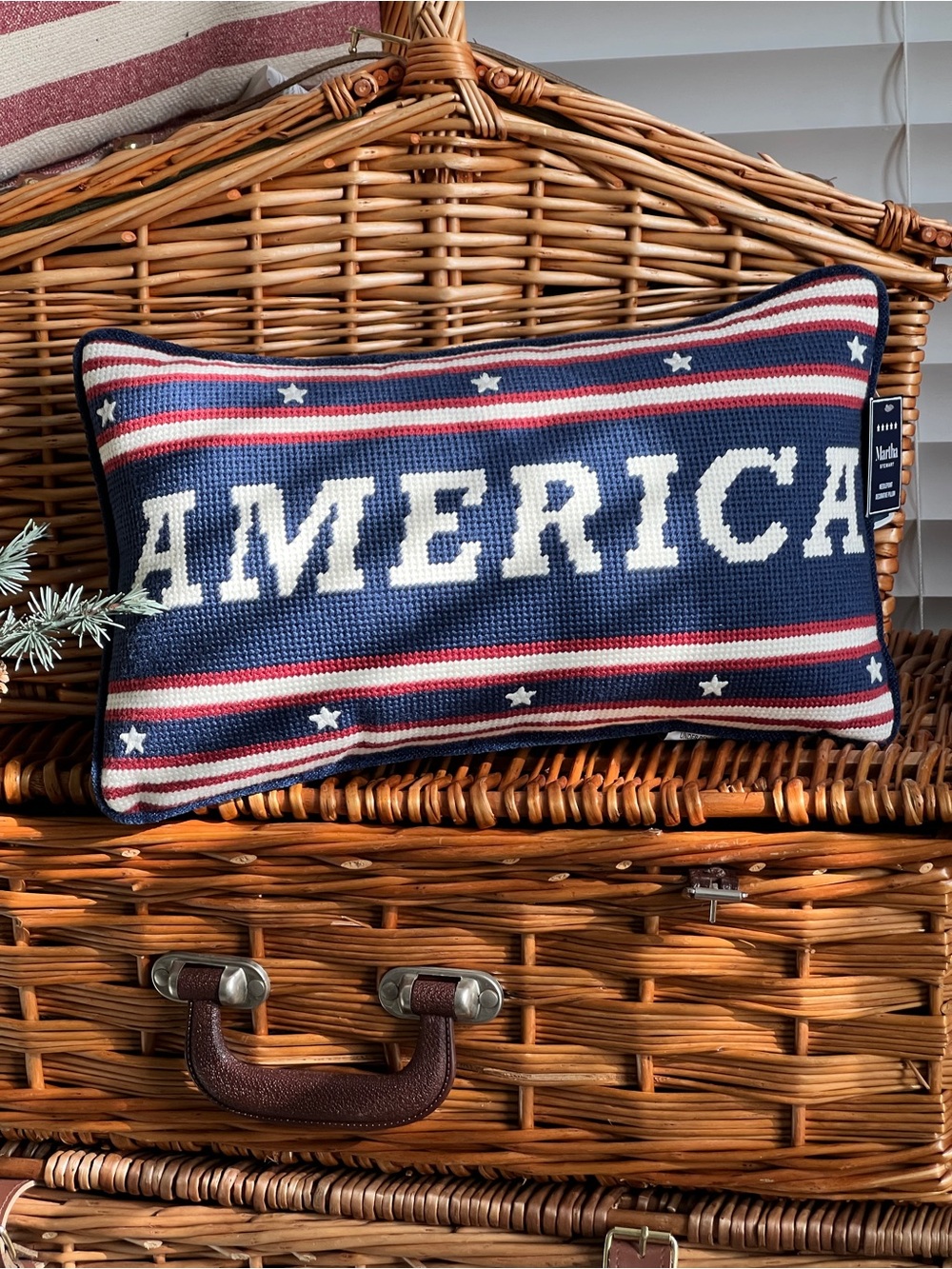 America Knit Needlepoint Decorative Pillow Red White Blue 🆕 Martha Stewart